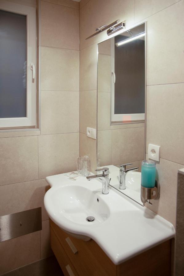 Studio Apartment Theatre View SJJ Exterior foto